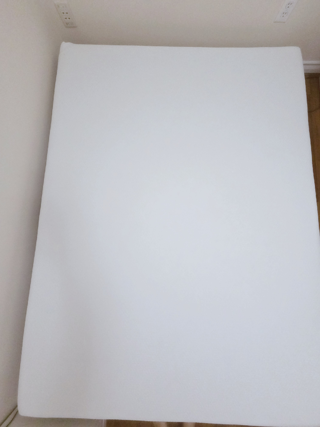 Queen Secretland Mattress - New like Condition!