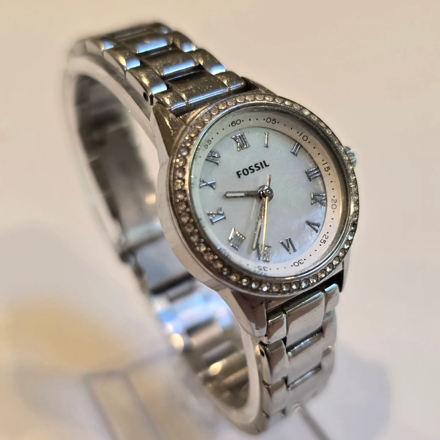 Womens Fossil Quartz Watch image indicator(3)