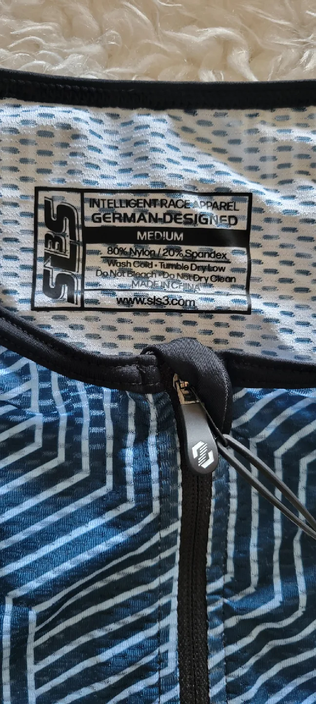 BNWT Triathlon Suit - Men's Size Medium image indicator(4)