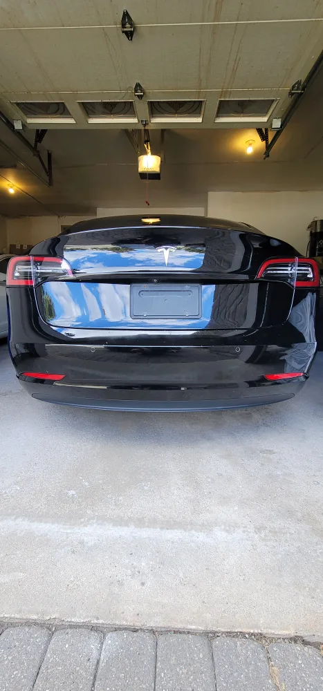 Black Tesla Model 3 image indicator(4)