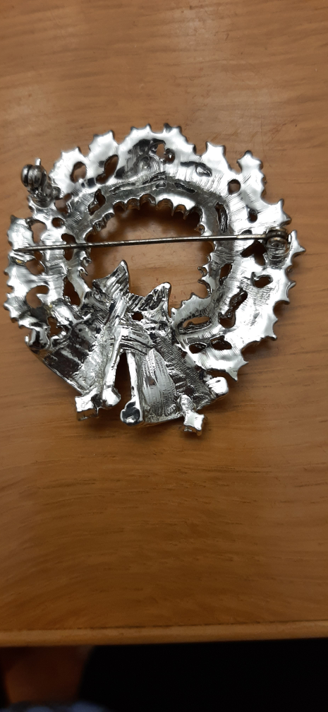 Gerrys Silver tone Wreath Brooch - photo 3