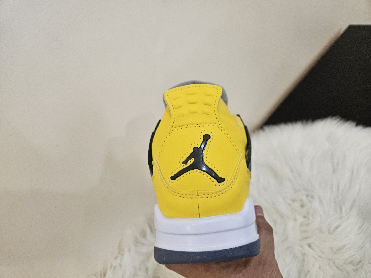 Jordan 4s Lightnings - photo 2