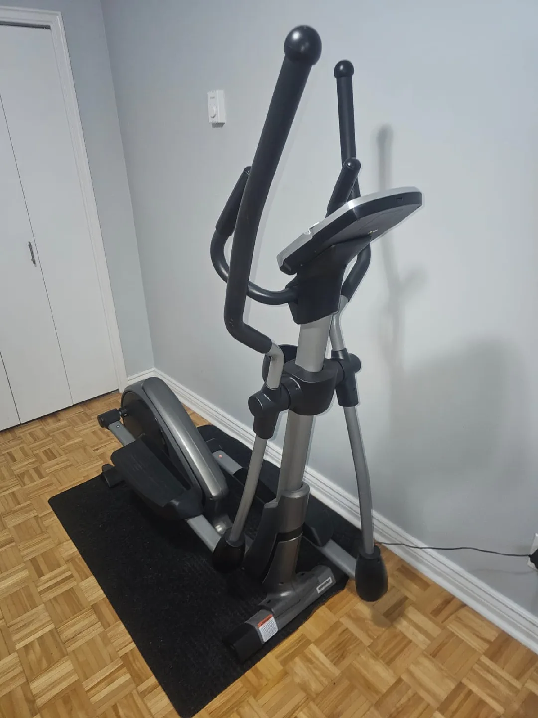 Sunny Health & Fitness Elliptical Machine image indicator(3)