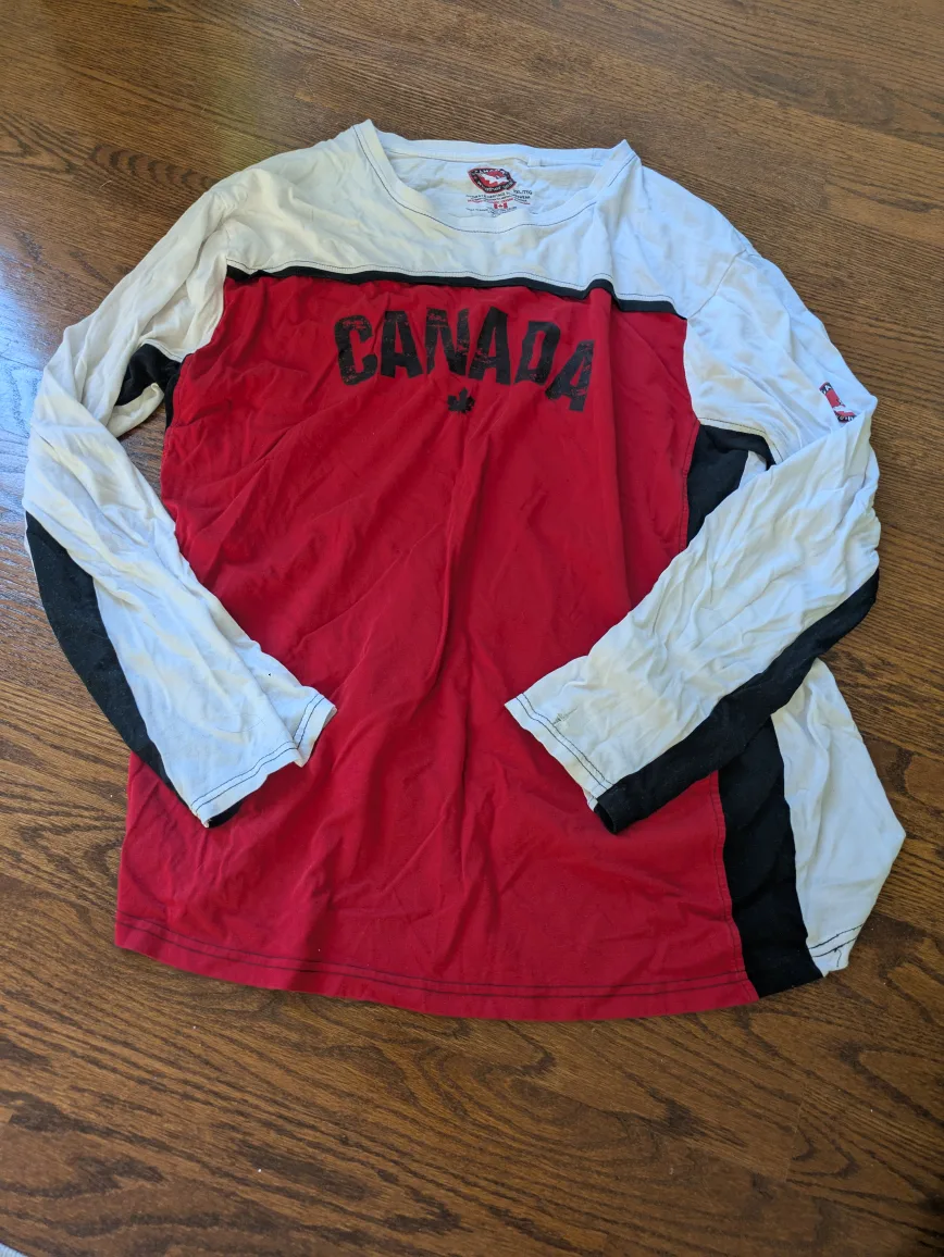Canada Long Sleeve Shirt - Size XXL thumbnail
