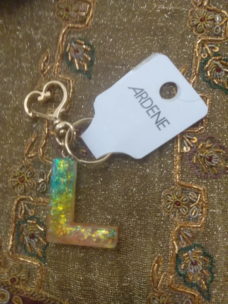 L keychain thumbnail