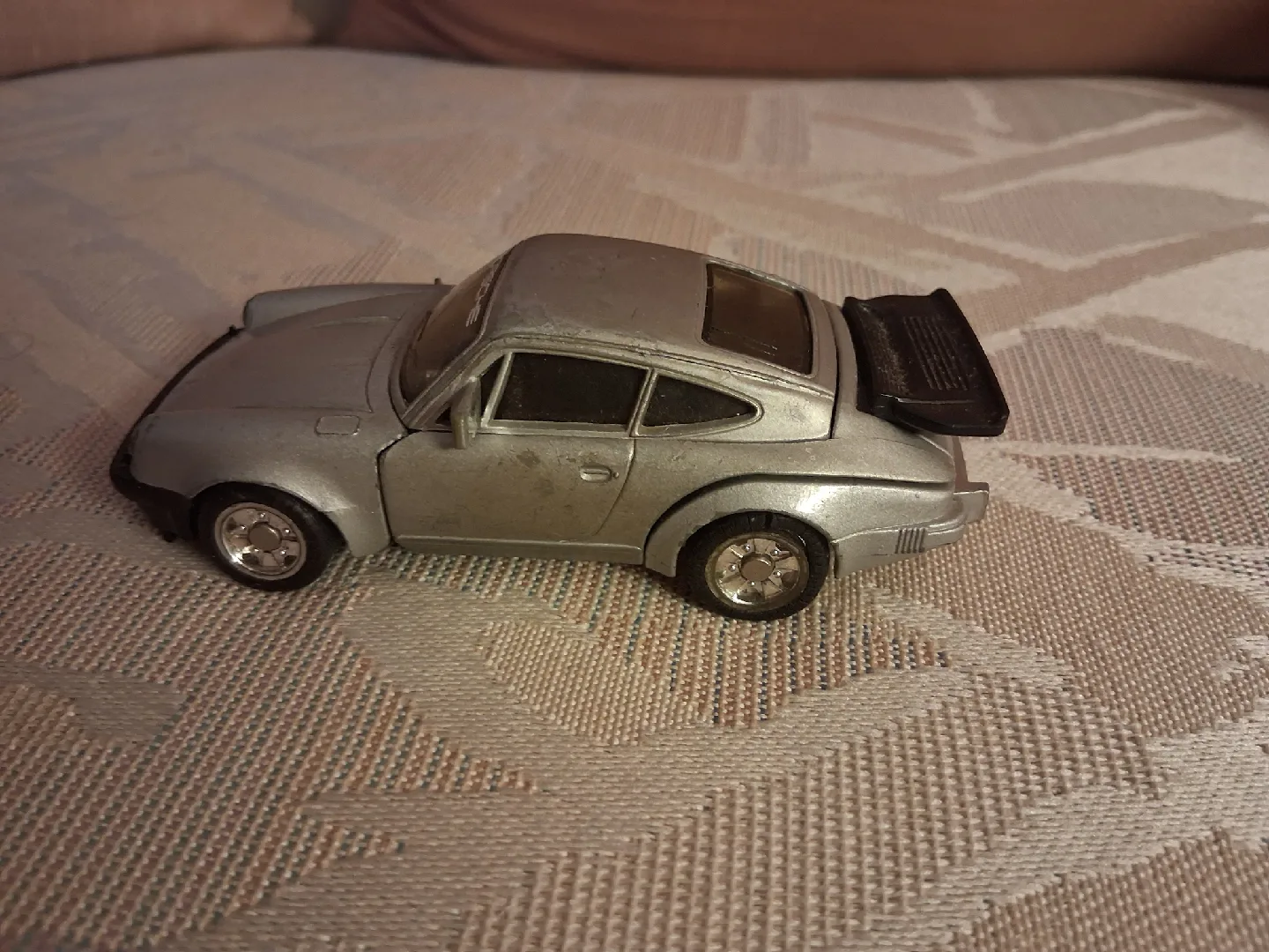 Vintage Bandai 1984 Gobots Baron Von Porsche 930 Transformer image indicator(2)