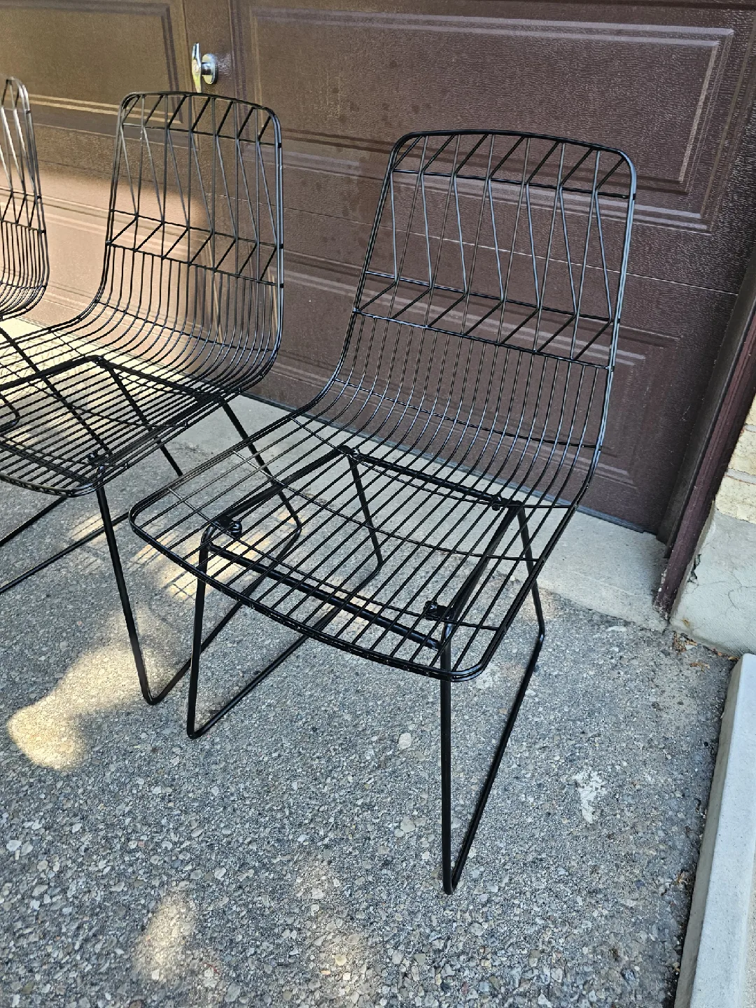 Set of 4 Black Wire Chairs image indicator(7)