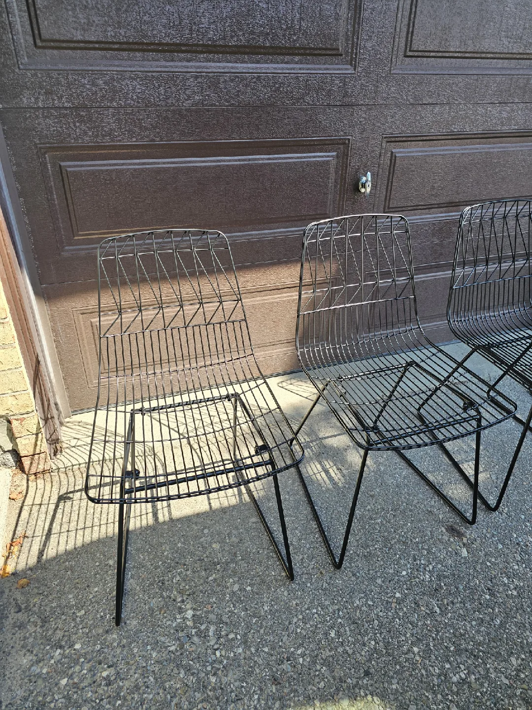 Set of 4 Black Wire Chairs image indicator(8)