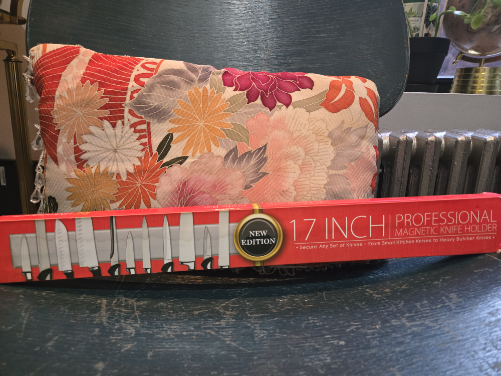NEW - 17 Inch Professional Magnetic Knife Holder