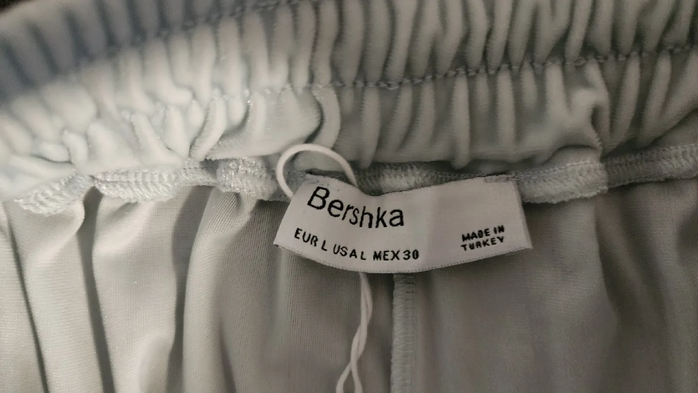 Bershka Dragon & Tiger Shorts - Size L image indicator(3)