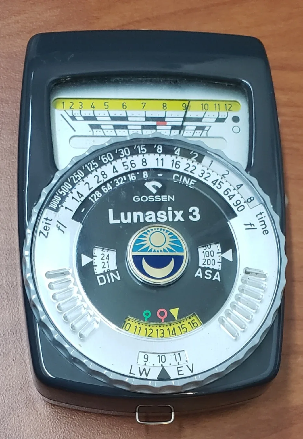 Gossen Lunasix 3 Light Meter thumbnail