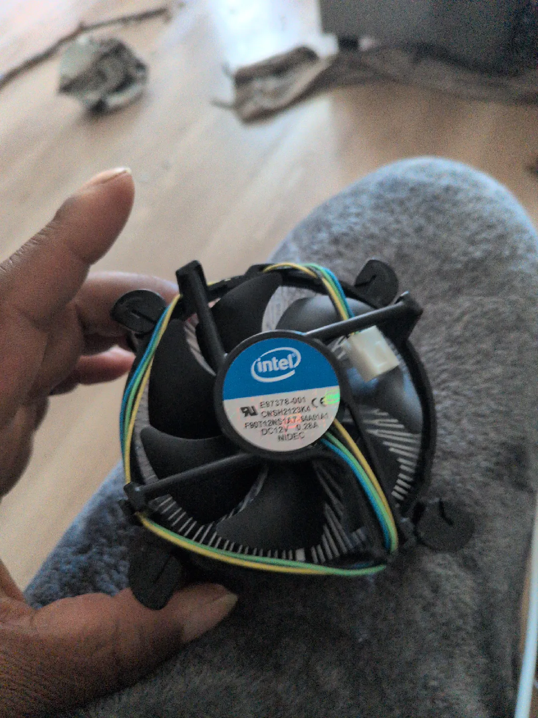 Intel CPU Cooler Fan E97378-001 thumbnail