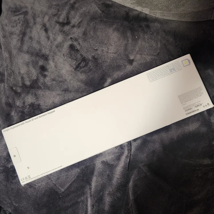 New Apple Magic Keyboard with Touch ID image indicator(2)