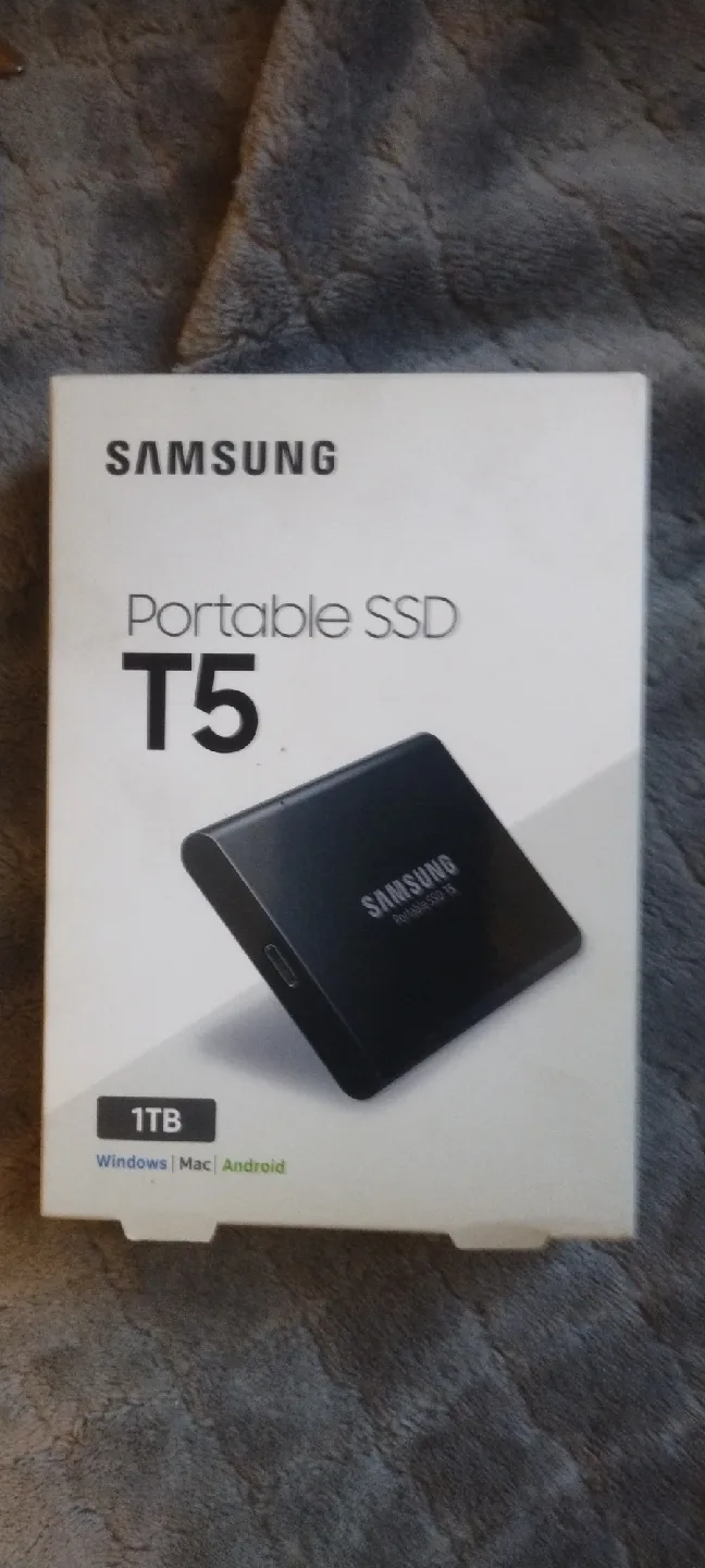 Samsung Portable SSD T5 1TB - Like New! thumbnail