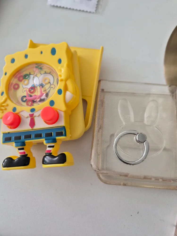 Samsung Galaxy Z Flip 4 + Accessories image indicator(3)