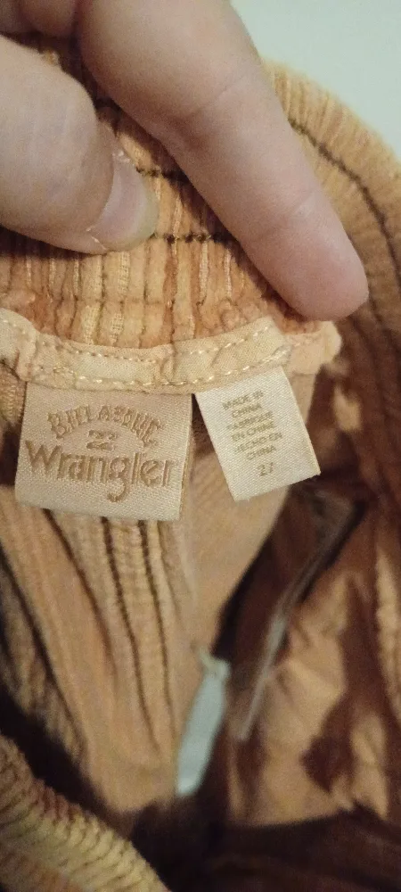 Wrangler Corduroy Shorts - Size 27 image indicator(5)