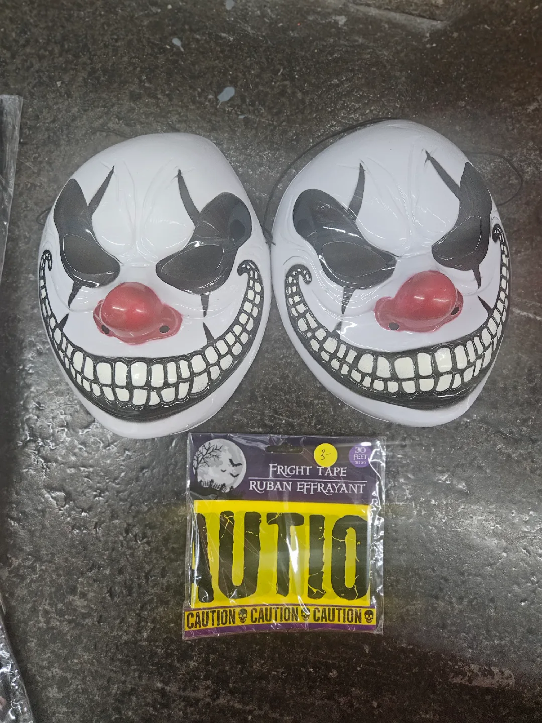 Halloween Costumes & Decor image indicator(3)