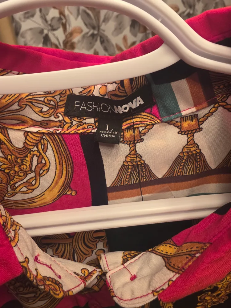 Fashion Nova Amara Top - Size L image indicator(2)