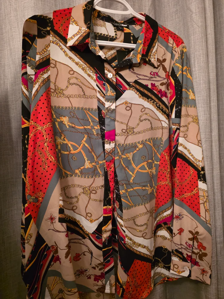 Fashion Nova Amara Top - Size L image indicator(3)