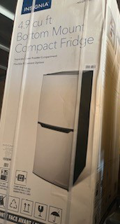 Insignia 4.9 cu ft Bottom Mount Compact Fridge - NEW