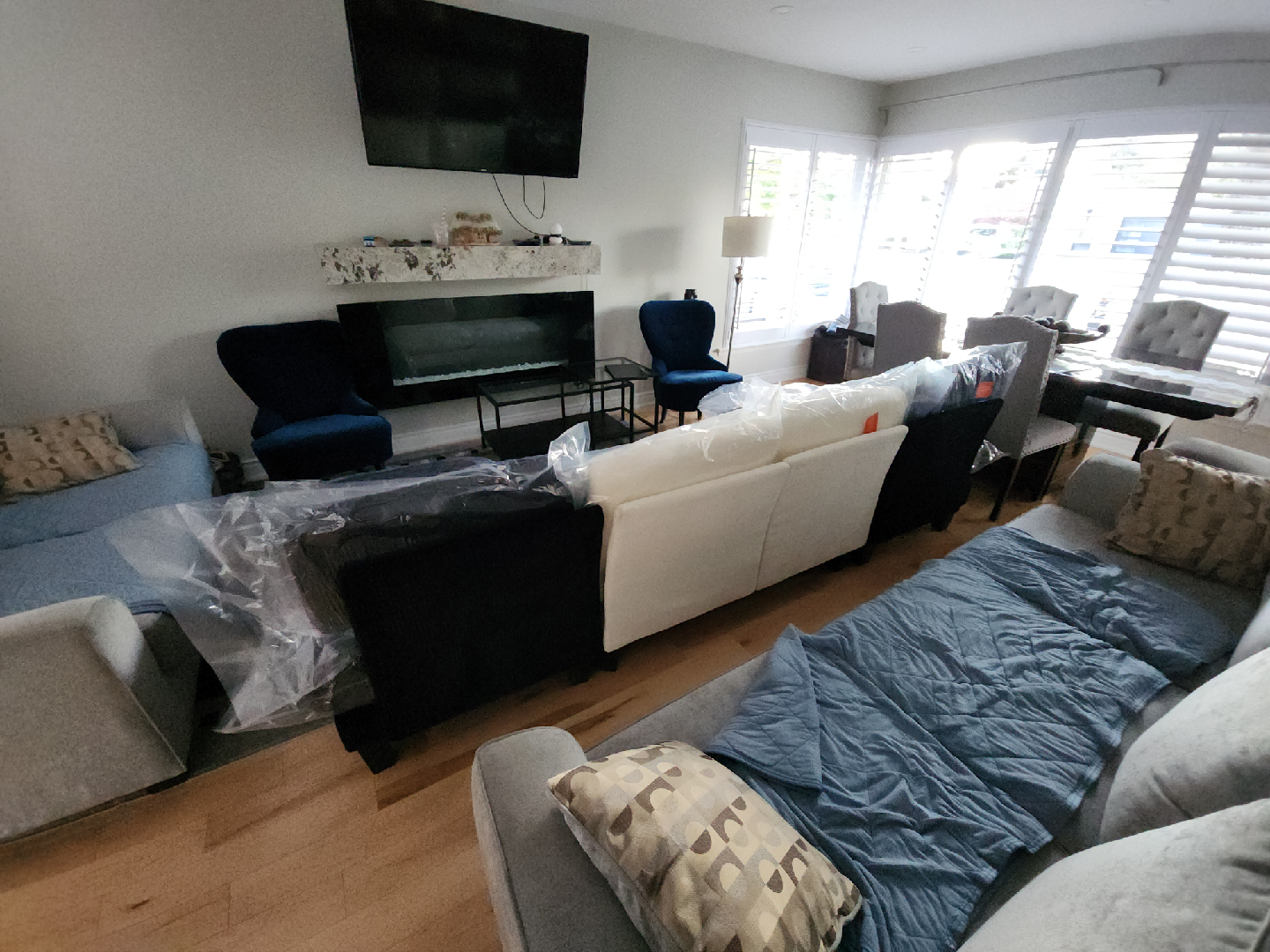 Sectional Sofa - Black and White - photo 2