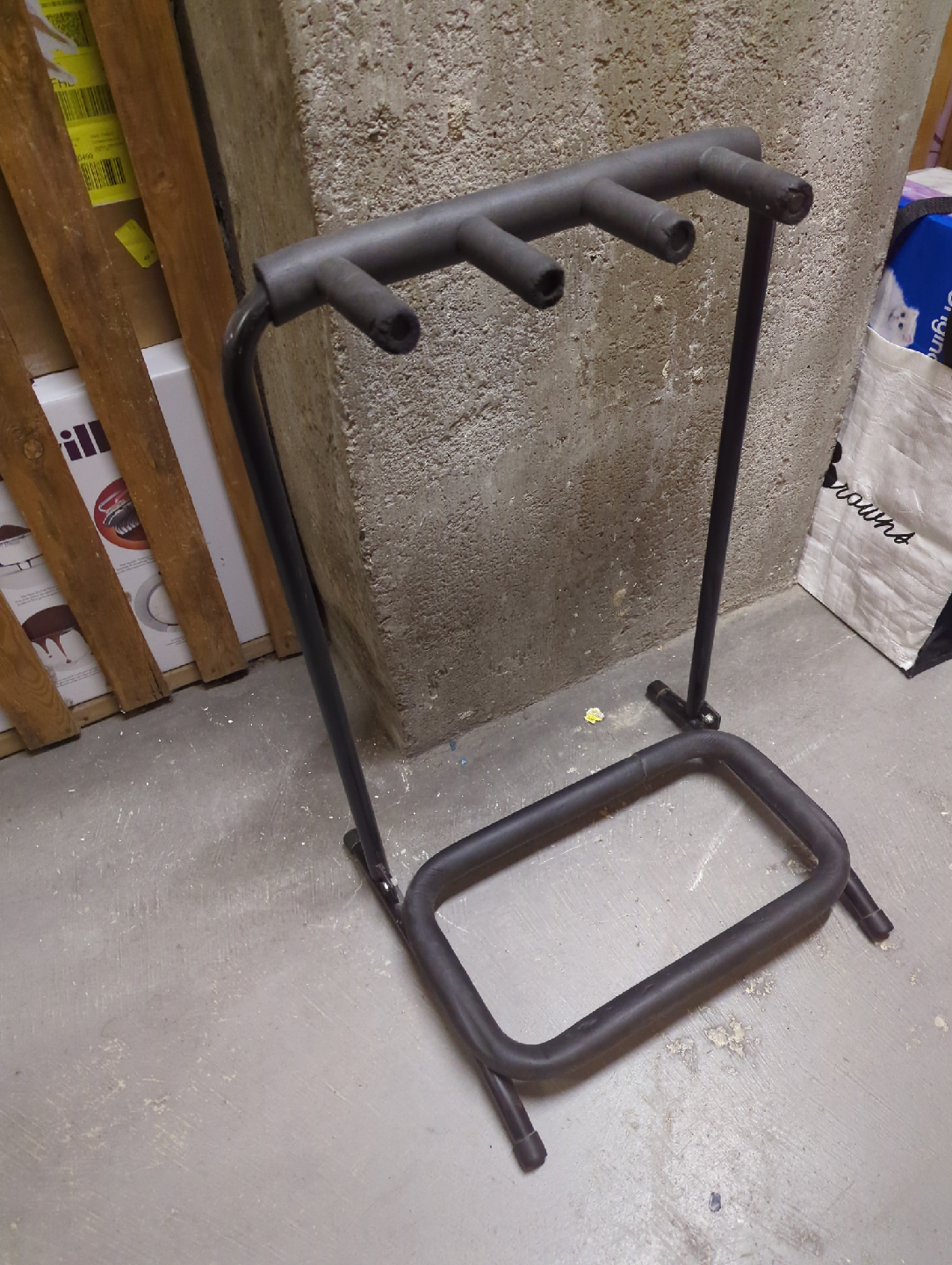 guitar stand