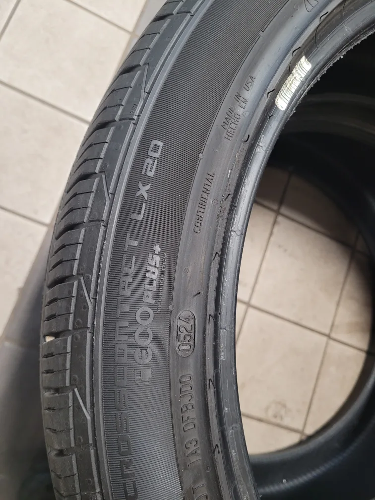 Continental CrossContact LX20 Tire - 235/45R22 image indicator(4)