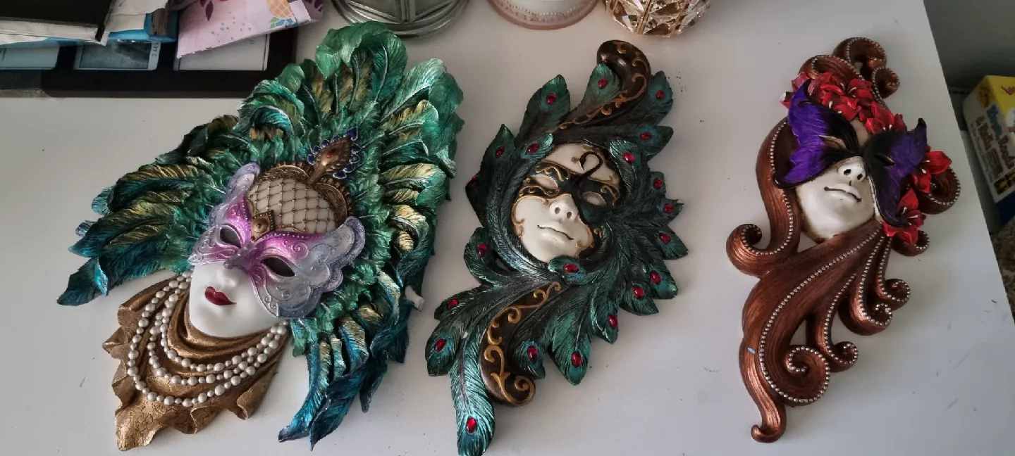 3 Venetian Style Decorative Wall Masks image indicator(5)