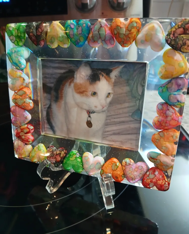 Heart resin picture frame. Made by Cheryl thumbnail