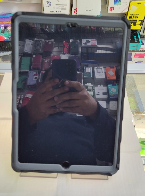 Apple iPad 7th Generation 32GB - photo 2