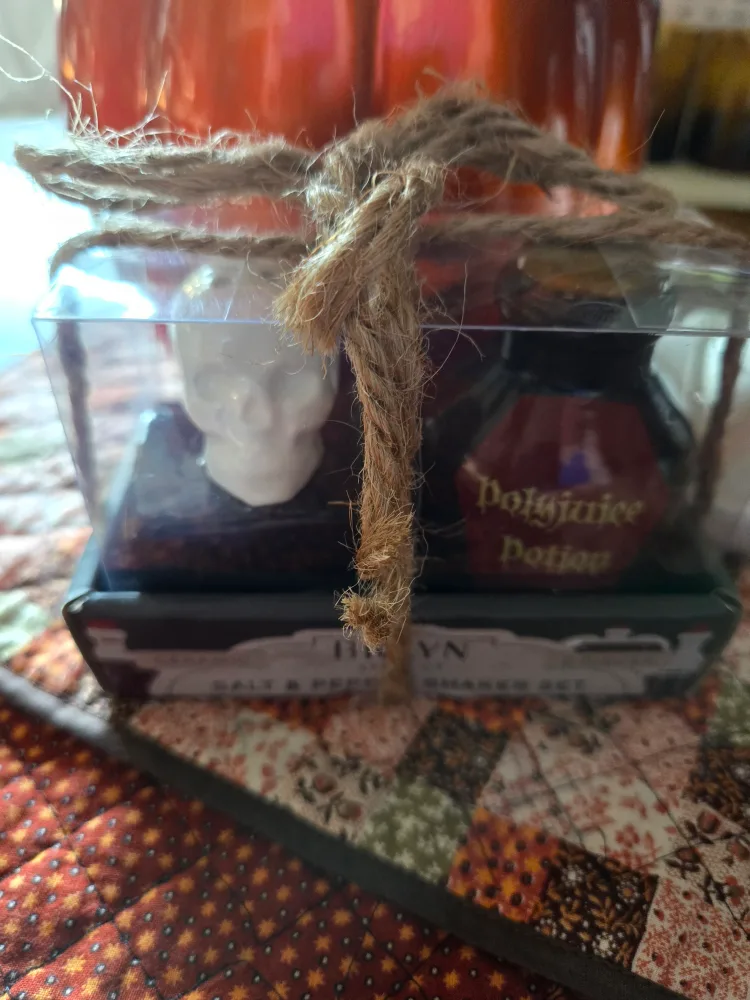 Home Decor Bundle for Fall & Halloween image indicator(3)