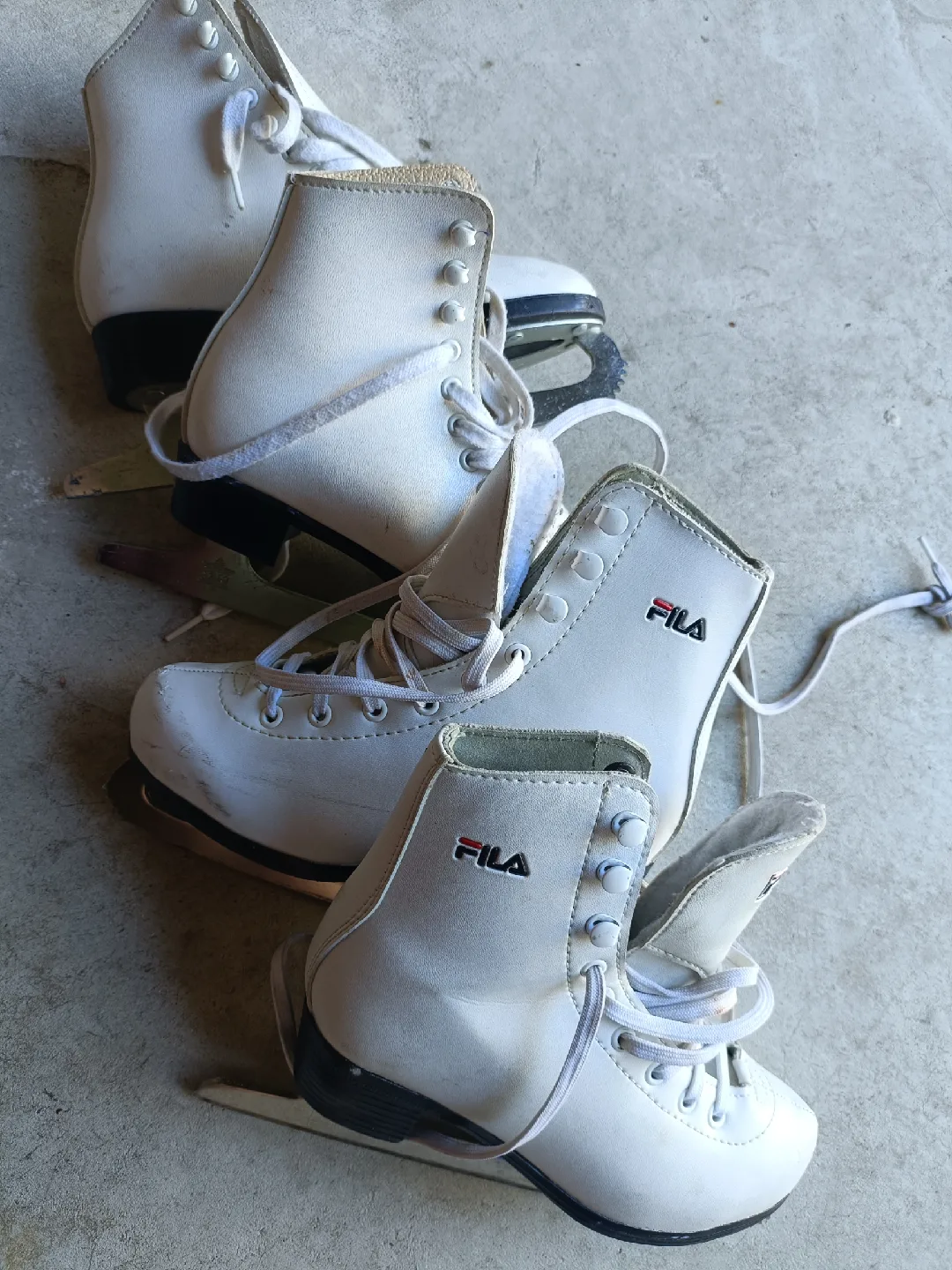 Fila White Ice Skates - Size US 1 image indicator(3)