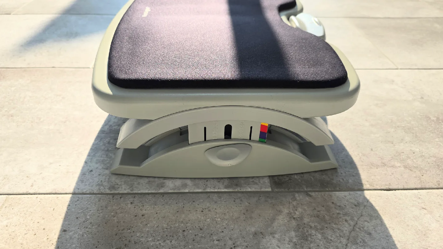 Kensington Foot Rest with SmartFit System image indicator(3)