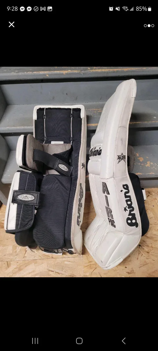 Brian's Air Pac Goalie Pads - 30+1" image indicator(2)