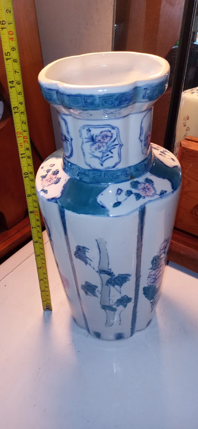 Vintage Decorative Vase image indicator(2)