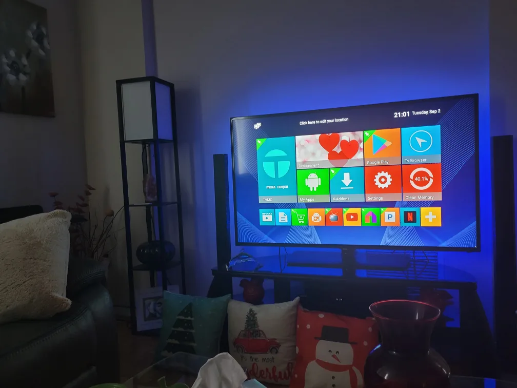 SAMSUNG 58"  FHD LED TV SMART LIKE NEW thumbnail