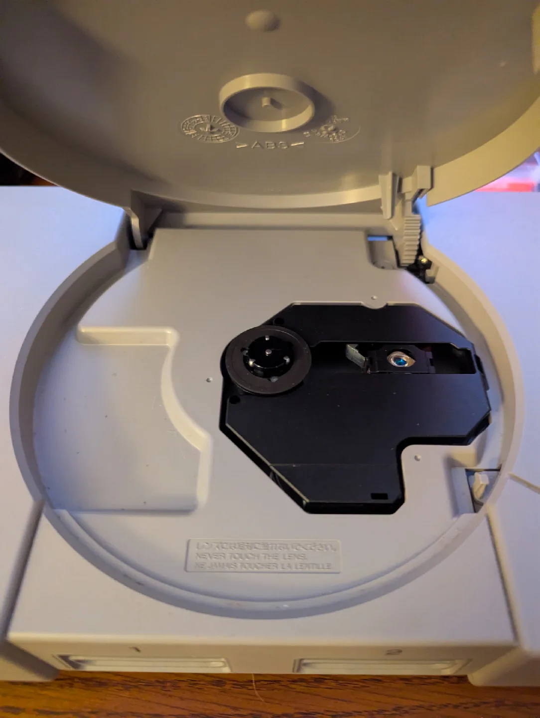 Working PlayStation 1 with 1 dualshock controller and 3 games image indicator(3)