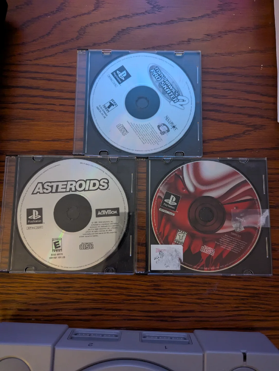 Working PlayStation 1 with 1 dualshock controller and 3 games image indicator(4)