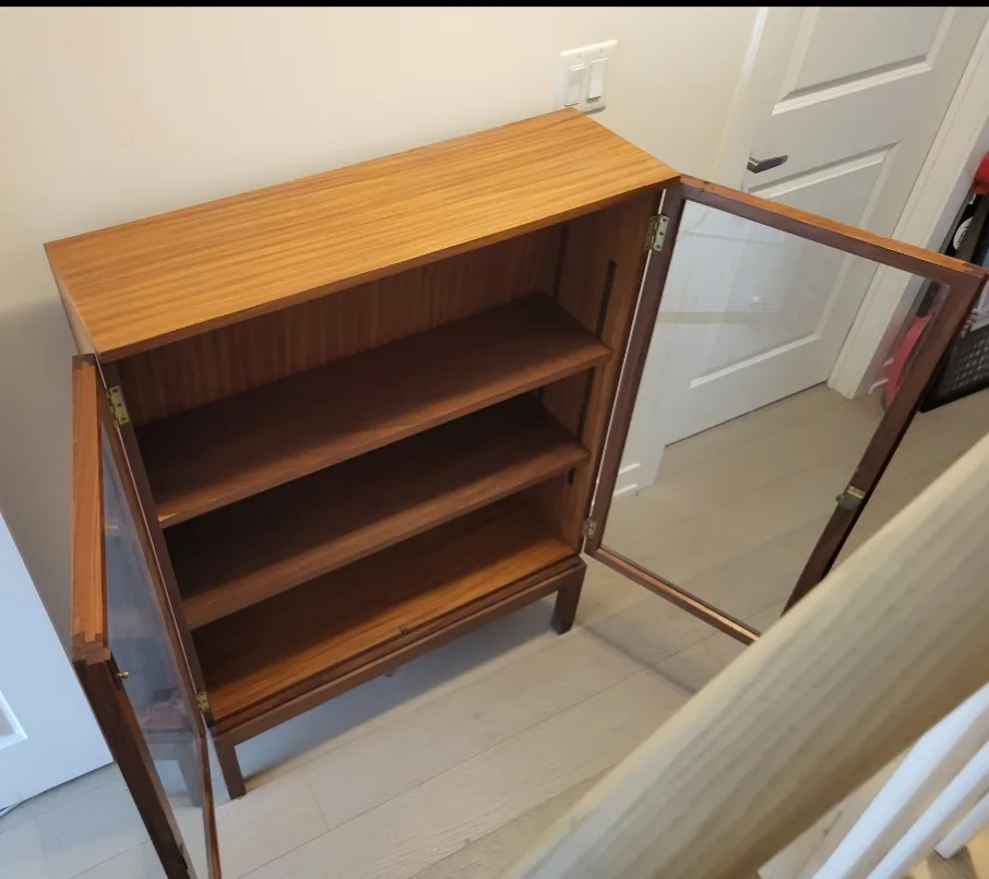 MCM Teak Small Display Cabinet with Glass Doors image indicator(6)