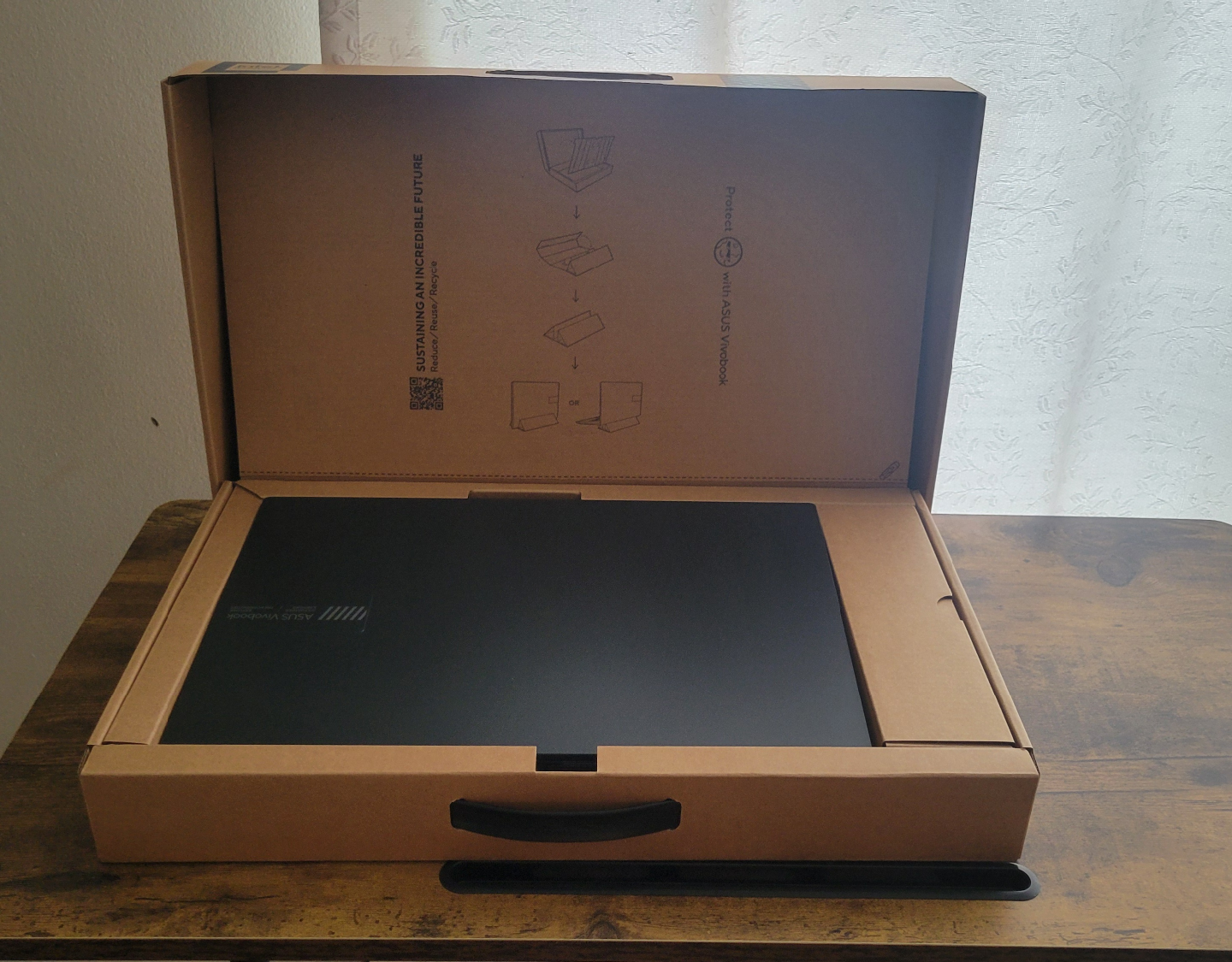 ASUS Vivobook Laptop - Like New!