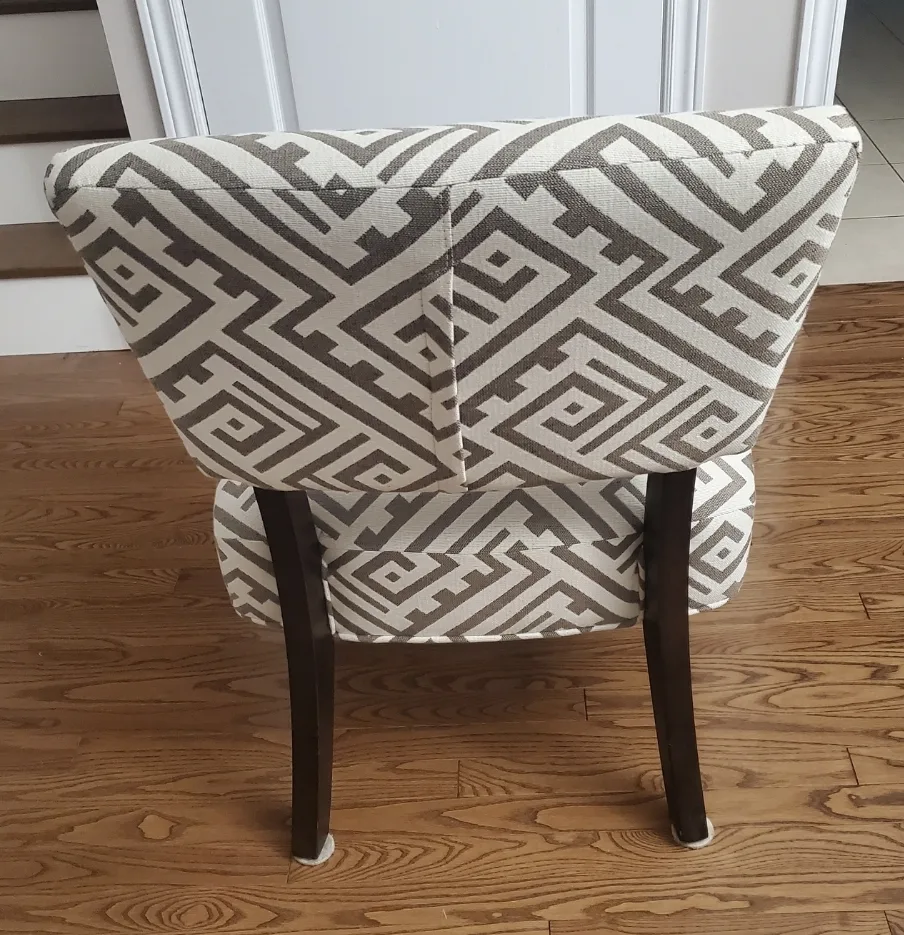 Accent Chair image indicator(4)