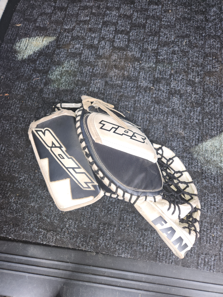 Louisville & TPS Hockey Catching Glove - photo 2