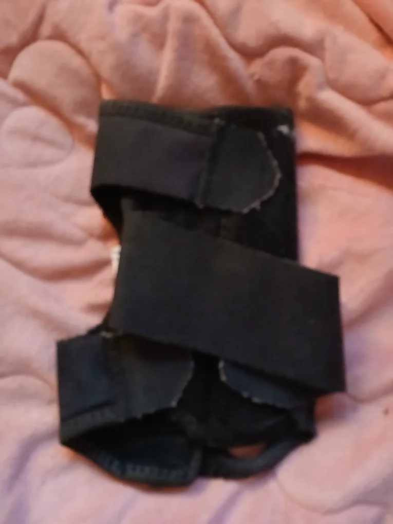 BioSkin Cock-Up Wrist Skin, Size M-L image indicator(3)