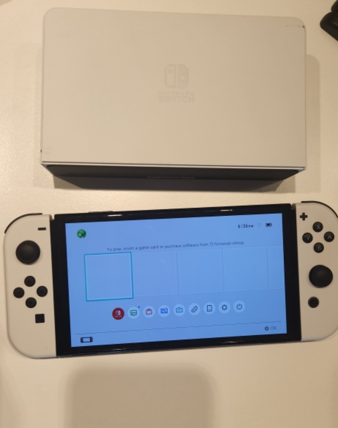 Nintendo Switch OLED - White - Like New! - photo 3