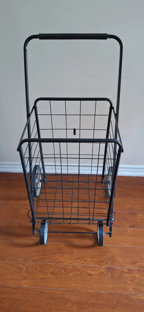 Black Metal Shopping Cart thumbnail