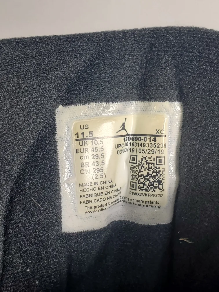 Men’s Jordan 12 Retro Black Game Royal 130690-014 Size 11.5 image indicator(6)