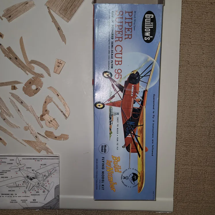 Guillow's Piper Super Cub 95 Flying Model Kit thumbnail
