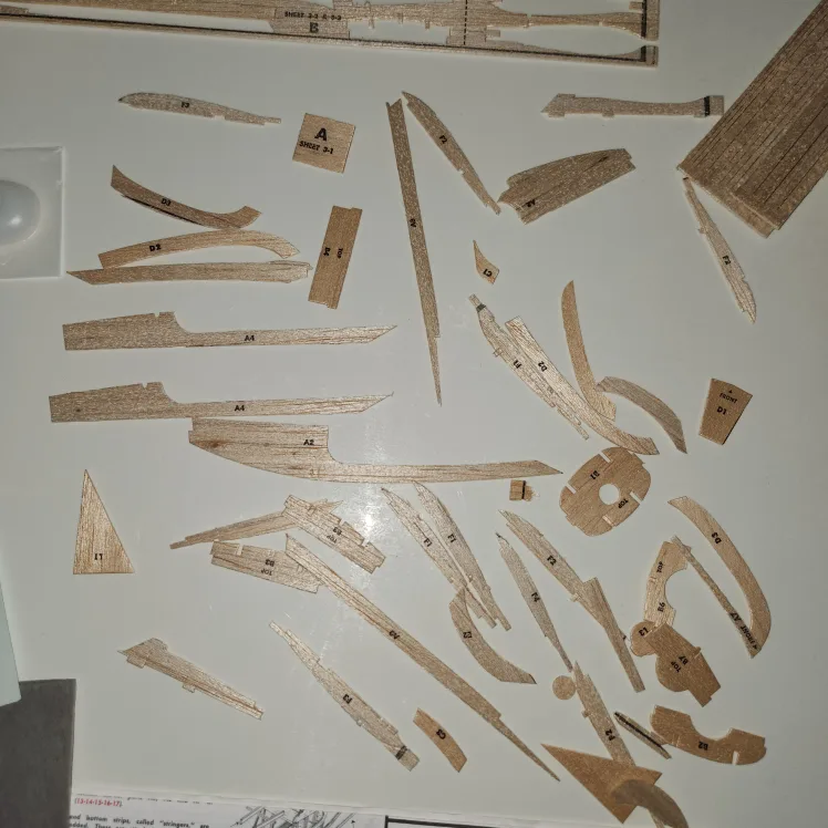 Guillow's Piper Super Cub 95 Flying Model Kit image indicator(3)