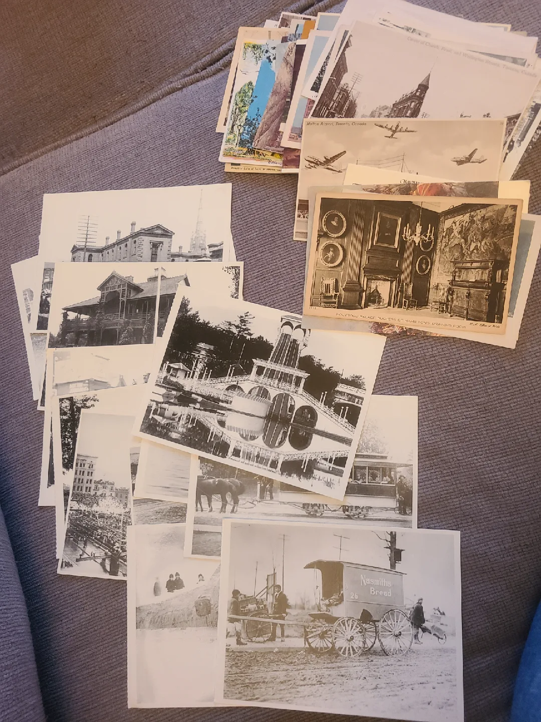 Read Ad: Vintage/Antiques Canada and US  Postcards thumbnail