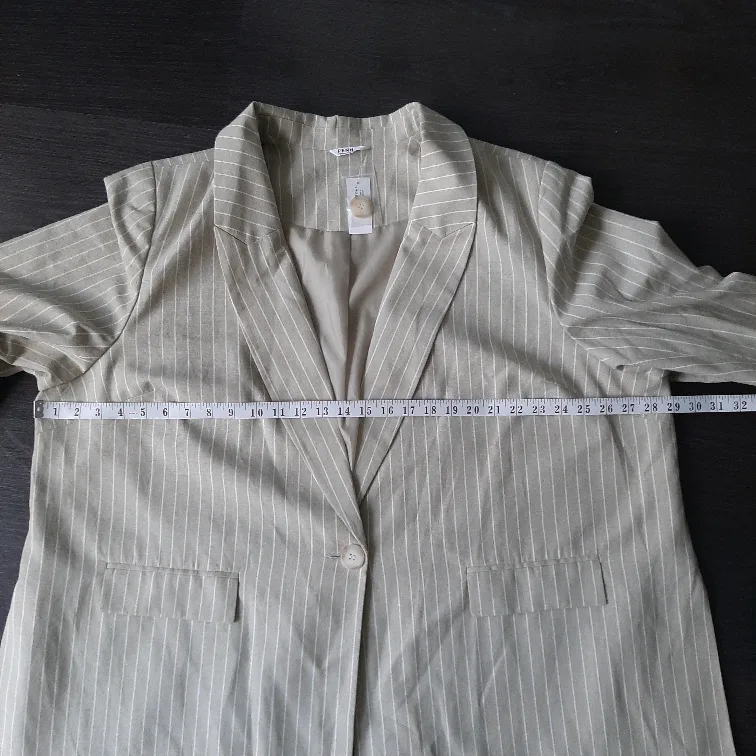 New Penn. Penningtons Striped Blazer - Size 28 image indicator(9)